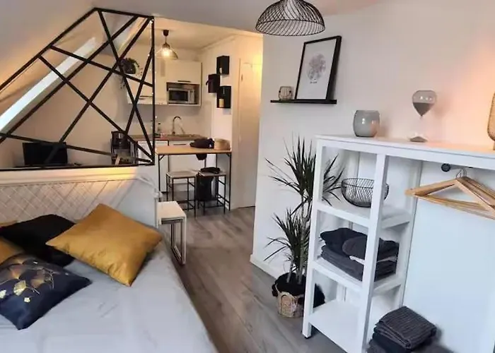 Chez Jeannine, Au Centre-ville * Ντιζόν